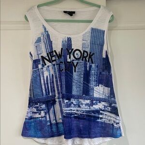 Style and co New York City Skyline Women's Top